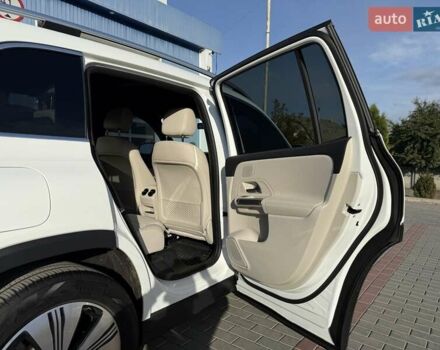 Белый Мерседес EQB, объемом двигателя 0 л и пробегом 26 тыс. км за 29500 $, фото 15 на Automoto.ua
