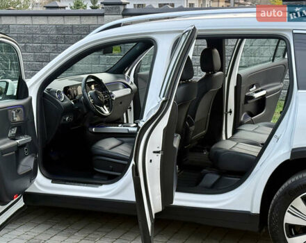 Белый Мерседес EQB, объемом двигателя 0 л и пробегом 210 тыс. км за 25900 $, фото 25 на Automoto.ua