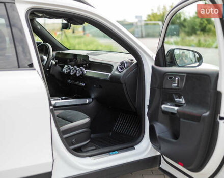 Белый Мерседес EQB, объемом двигателя 0 л и пробегом 15 тыс. км за 33000 $, фото 33 на Automoto.ua