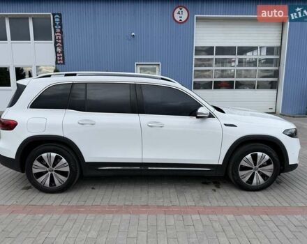Белый Мерседес EQB, объемом двигателя 0 л и пробегом 26 тыс. км за 29500 $, фото 8 на Automoto.ua