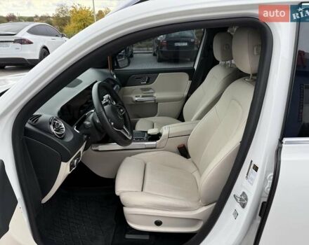 Белый Мерседес EQB, объемом двигателя 0 л и пробегом 26 тыс. км за 29500 $, фото 18 на Automoto.ua