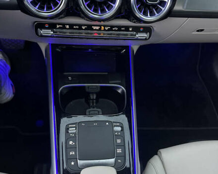 Білий Мерседес EQB, об'ємом двигуна 0 л та пробігом 14 тис. км за 38000 $, фото 23 на Automoto.ua