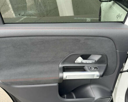 Білий Мерседес EQB, об'ємом двигуна 0 л та пробігом 41 тис. км за 34900 $, фото 24 на Automoto.ua