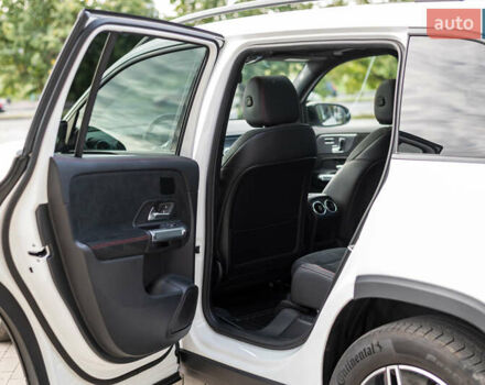 Белый Мерседес EQB, объемом двигателя 0 л и пробегом 15 тыс. км за 33000 $, фото 38 на Automoto.ua