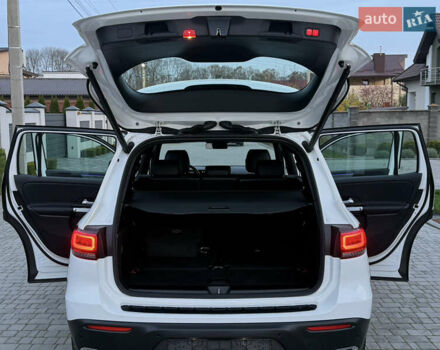 Белый Мерседес EQB, объемом двигателя 0 л и пробегом 210 тыс. км за 25900 $, фото 72 на Automoto.ua