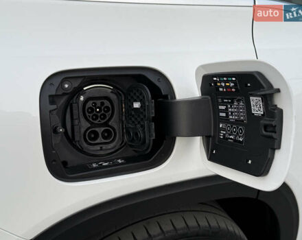 Белый Мерседес EQB, объемом двигателя 0 л и пробегом 210 тыс. км за 25900 $, фото 22 на Automoto.ua