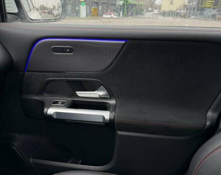 Білий Мерседес EQB, об'ємом двигуна 0 л та пробігом 41 тис. км за 34900 $, фото 22 на Automoto.ua