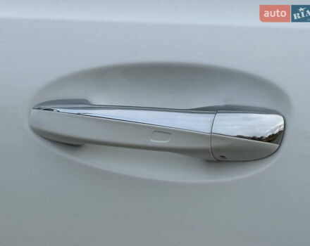 Белый Мерседес EQB, объемом двигателя 0 л и пробегом 210 тыс. км за 25900 $, фото 13 на Automoto.ua