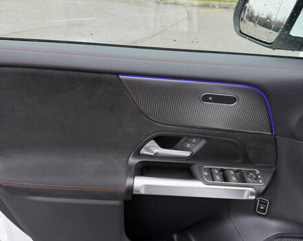 Білий Мерседес EQB, об'ємом двигуна 0 л та пробігом 41 тис. км за 34900 $, фото 12 на Automoto.ua