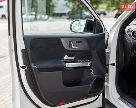 Белый Мерседес EQB, объемом двигателя 0 л и пробегом 15 тыс. км за 33000 $, фото 20 на Automoto.ua