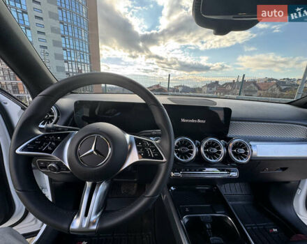 Белый Мерседес EQB, объемом двигателя 0 л и пробегом 5 тыс. км за 34800 $, фото 19 на Automoto.ua