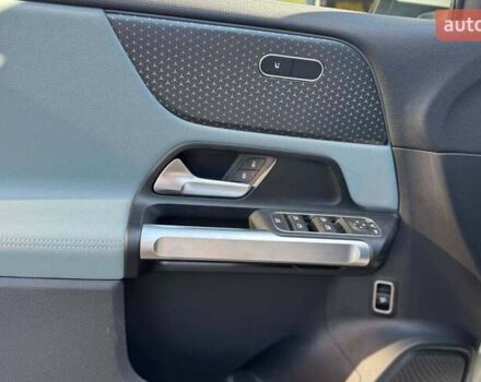 Белый Мерседес EQB, объемом двигателя 0 л и пробегом 30 тыс. км за 36700 $, фото 6 на Automoto.ua