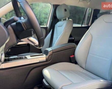 Белый Мерседес EQB, объемом двигателя 0 л и пробегом 30 тыс. км за 36700 $, фото 8 на Automoto.ua