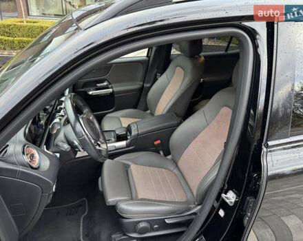 Черный Мерседес EQB, объемом двигателя 0 л и пробегом 69 тыс. км за 29999 $, фото 24 на Automoto.ua