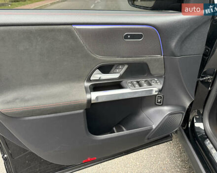 Черный Мерседес EQB, объемом двигателя 0 л и пробегом 53 тыс. км за 33900 $, фото 6 на Automoto.ua