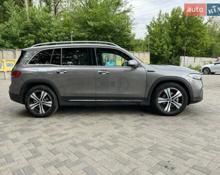 Серый Мерседес EQB, объемом двигателя 0 л и пробегом 41 тыс. км за 34500 $, фото 3 на Automoto.ua