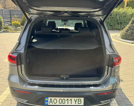 Сірий Мерседес EQB, об'ємом двигуна 0 л та пробігом 37 тис. км за 35141 $, фото 7 на Automoto.ua