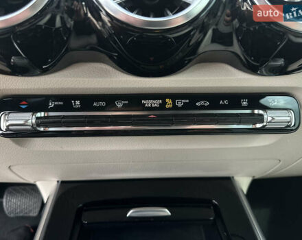 Серый Мерседес EQB, объемом двигателя 0 л и пробегом 31 тыс. км за 33999 $, фото 18 на Automoto.ua