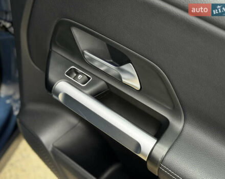 Синій Мерседес EQB, об'ємом двигуна 0 л та пробігом 64 тис. км за 29500 $, фото 50 на Automoto.ua