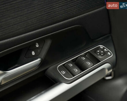 Синій Мерседес EQB, об'ємом двигуна 0 л та пробігом 64 тис. км за 29500 $, фото 21 на Automoto.ua