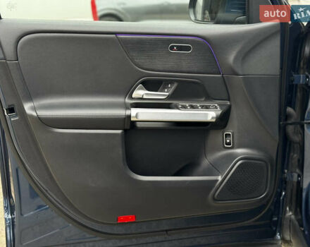 Синій Мерседес EQB, об'ємом двигуна 0 л та пробігом 64 тис. км за 29500 $, фото 20 на Automoto.ua