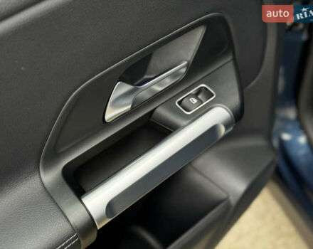 Синій Мерседес EQB, об'ємом двигуна 0 л та пробігом 64 тис. км за 29500 $, фото 39 на Automoto.ua