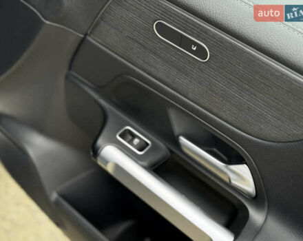 Синій Мерседес EQB, об'ємом двигуна 0 л та пробігом 64 тис. км за 29500 $, фото 55 на Automoto.ua