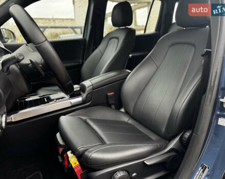 Синій Мерседес EQB, об'ємом двигуна 0 л та пробігом 64 тис. км за 29500 $, фото 25 на Automoto.ua