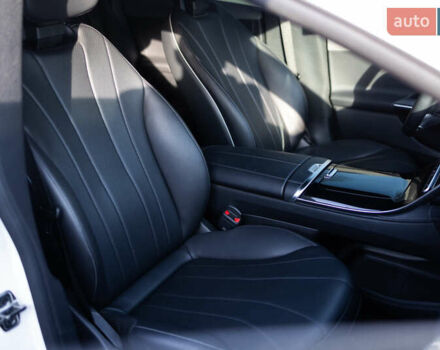 Белый Мерседес EQE, объемом двигателя 0 л и пробегом 36 тыс. км за 52500 $, фото 26 на Automoto.ua