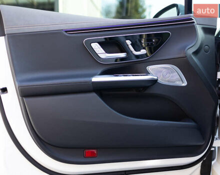 Белый Мерседес EQE, объемом двигателя 0 л и пробегом 36 тыс. км за 52500 $, фото 19 на Automoto.ua