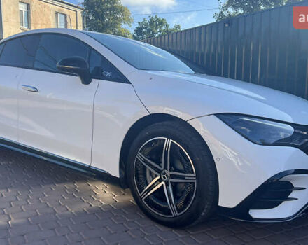 Белый Мерседес EQE, объемом двигателя 0 л и пробегом 8 тыс. км за 67477 $, фото 4 на Automoto.ua