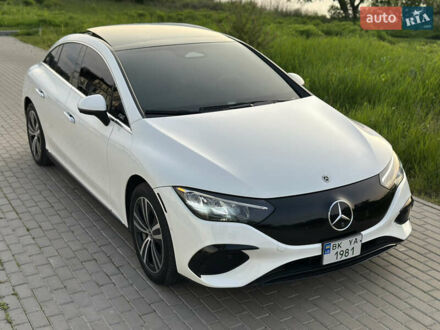 Мерседес EQE 2022 в Ровно на Automoto.ua Белый Мерседес EQE, объемом двигателя 0 л и пробегом 27 тыс. км за 38999 $, фото 1 на Automoto.ua