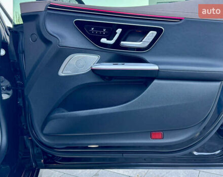 Черный Мерседес EQE, объемом двигателя 0 л и пробегом 14 тыс. км за 56800 $, фото 56 на Automoto.ua