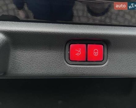 Черный Мерседес EQE, объемом двигателя 0 л и пробегом 95 тыс. км за 55000 $, фото 15 на Automoto.ua