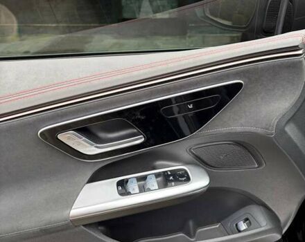 Черный Мерседес EQE, объемом двигателя 0 л и пробегом 55 тыс. км за 53130 $, фото 6 на Automoto.ua