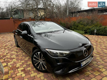 Чорний Мерседес EQE, об'ємом двигуна 0 л та пробігом 51 тис. км за 41500 $, фото 1 на Automoto.ua