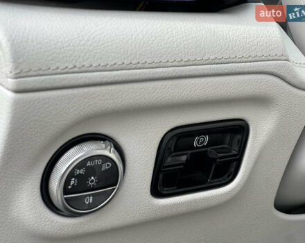 Сірий Мерседес EQE, об'ємом двигуна 0 л та пробігом 50 тис. км за 68000 $, фото 12 на Automoto.ua