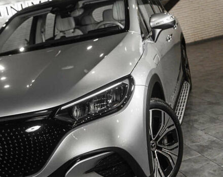 Серый Мерседес EQE, объемом двигателя 0 л и пробегом 27 тыс. км за 53900 $, фото 1 на Automoto.ua