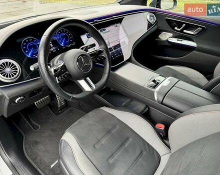 Серый Мерседес EQE, объемом двигателя 0 л и пробегом 46 тыс. км за 49999 $, фото 31 на Automoto.ua