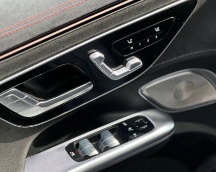 Серый Мерседес EQE, объемом двигателя 92 л и пробегом 2 тыс. км за 120000 $, фото 7 на Automoto.ua