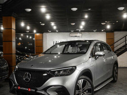 Серый Мерседес EQE, объемом двигателя 0 л и пробегом 27 тыс. км за 53900 $, фото 1 на Automoto.ua