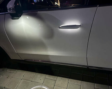 Белый Мерседес EQE SUV, объемом двигателя 0 л и пробегом 17 тыс. км за 52500 $, фото 46 на Automoto.ua