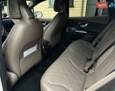 Белый Мерседес EQE SUV, объемом двигателя 0 л и пробегом 18 тыс. км за 49900 $, фото 16 на Automoto.ua