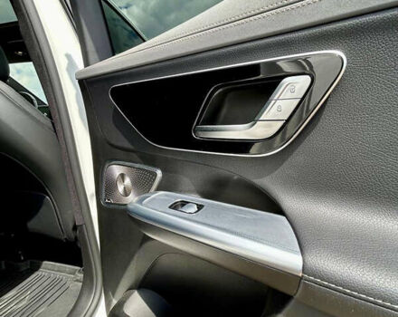 Белый Мерседес EQE SUV, объемом двигателя 0 л и пробегом 17 тыс. км за 52500 $, фото 36 на Automoto.ua