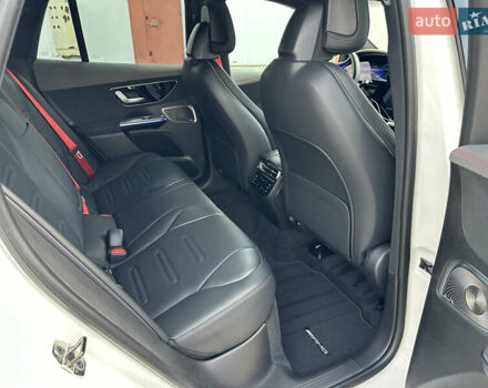 Белый Мерседес EQE SUV, объемом двигателя 0 л и пробегом 23 тыс. км за 77000 $, фото 24 на Automoto.ua