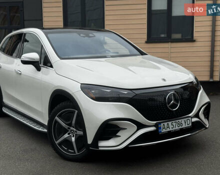 Белый Мерседес EQE SUV, объемом двигателя 0 л и пробегом 18 тыс. км за 49900 $, фото 9 на Automoto.ua