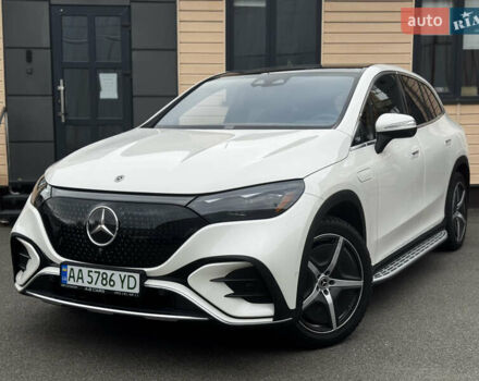 Белый Мерседес EQE SUV, объемом двигателя 0 л и пробегом 18 тыс. км за 49900 $, фото 1 на Automoto.ua
