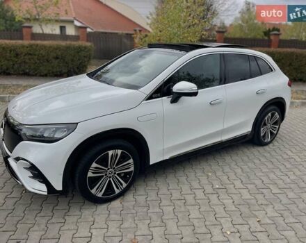 Белый Мерседес EQE SUV, объемом двигателя 0 л и пробегом 23 тыс. км за 46900 $, фото 4 на Automoto.ua