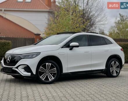 Белый Мерседес EQE SUV, объемом двигателя 0 л и пробегом 23 тыс. км за 46900 $, фото 2 на Automoto.ua