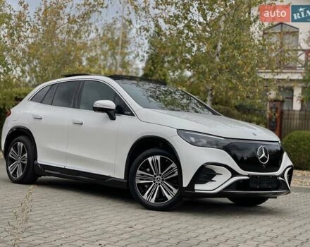 Белый Мерседес EQE SUV, объемом двигателя 0 л и пробегом 23 тыс. км за 46900 $, фото 8 на Automoto.ua